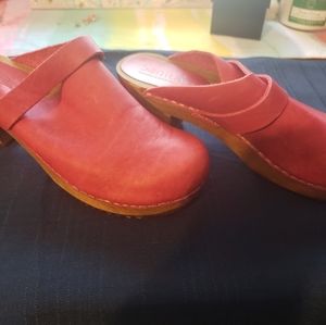Sanita Clogs